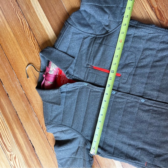 Eddie Bauer insulated button up - Picture 4 of 5